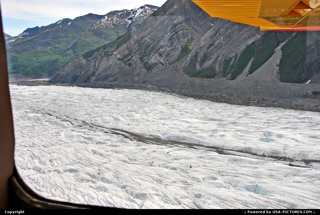 In a spectacular low pass our bush pilot flew over Gates Glacier in Wrangell-St.