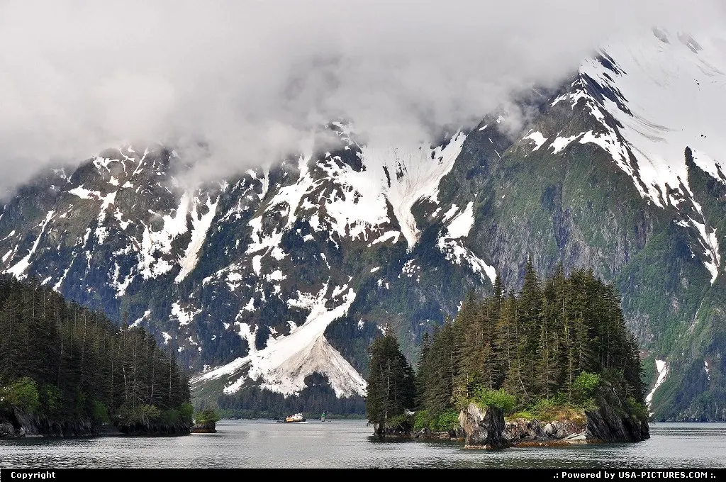 Sailing in the pristine Alaska Waters. For the complete report: www.alaska-editions.com