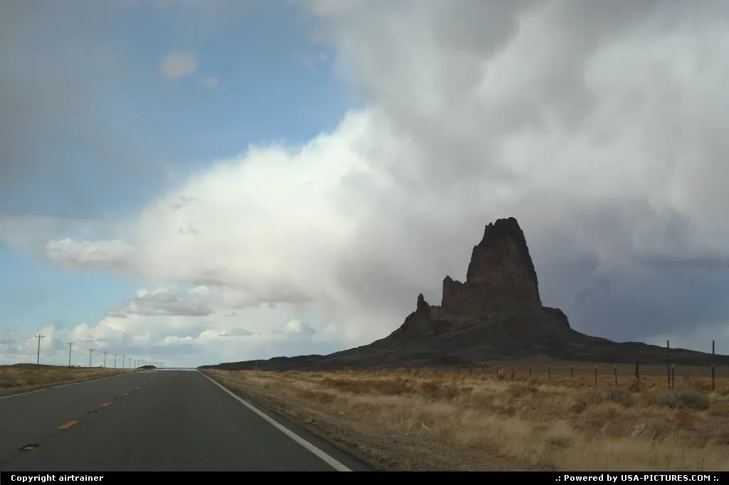 Agathla Peak, on the road 163, your gateway to Monument Valley