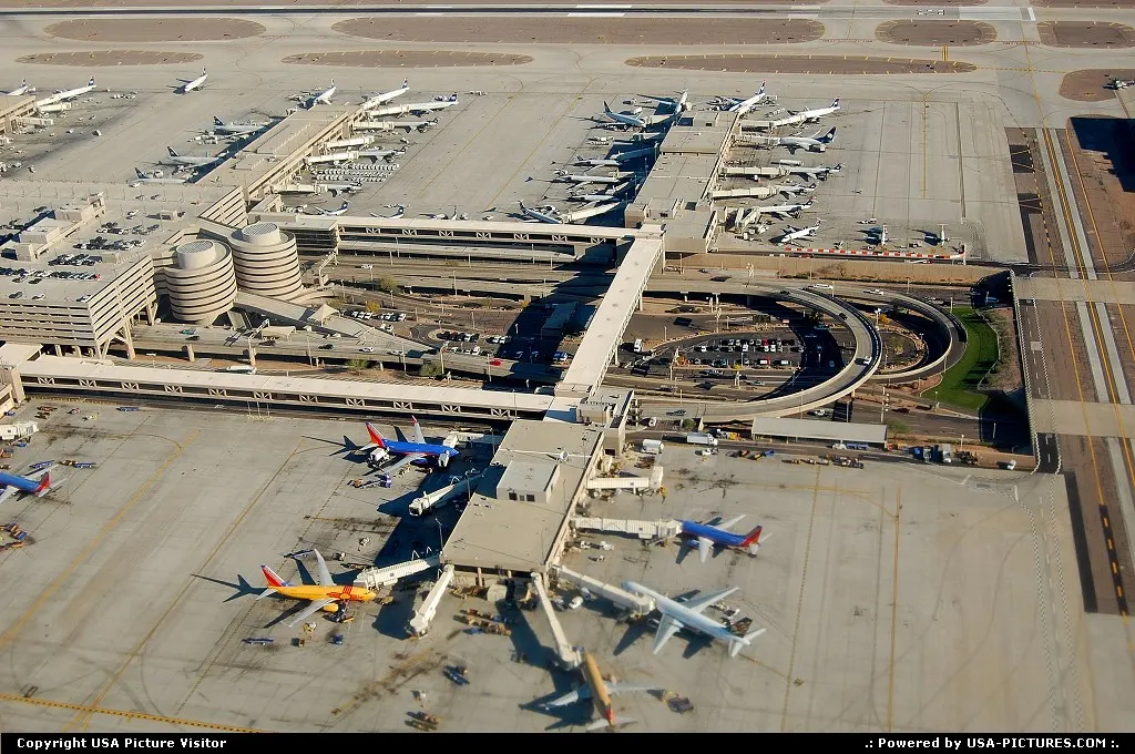 PHX - Phoenix Sky Harbor International Airport Terminal 4