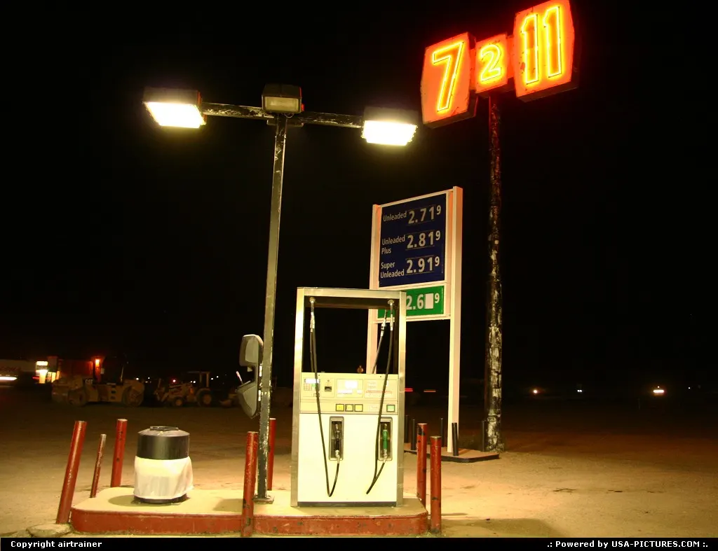 Gas station at Kayenta.