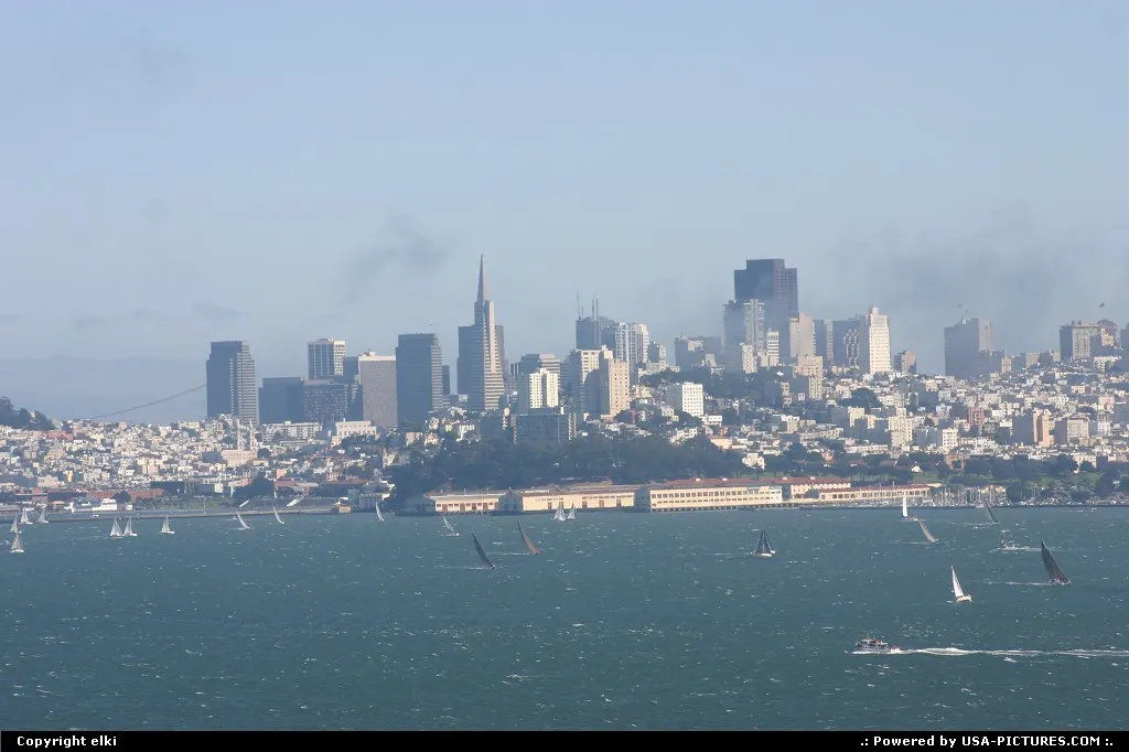 San francisco appear from fog who can come again and hide the city in less than 5 minutes.