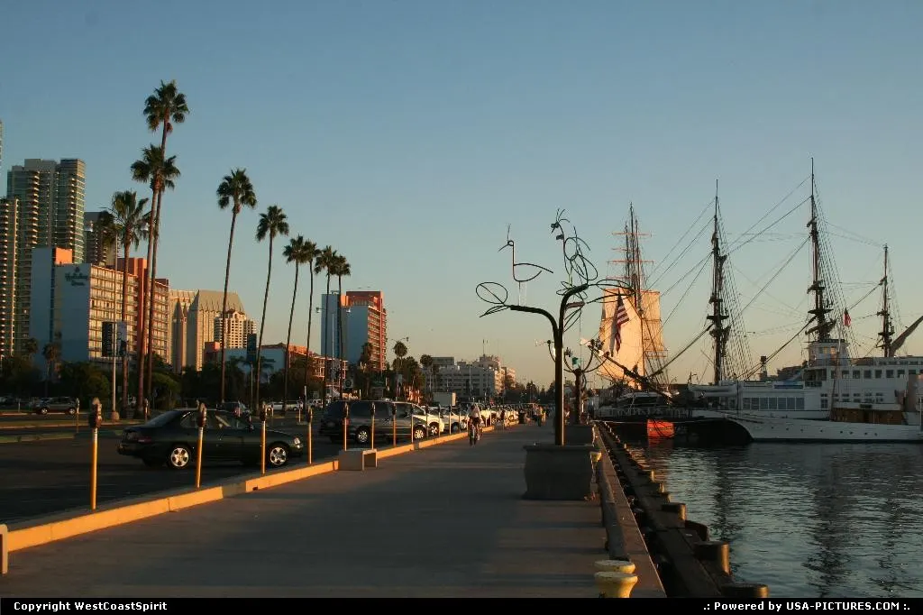 San Diego harbor, downtown. Great place to have a nice walk around.