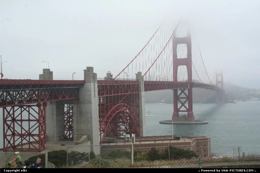 The golden gate bridge, a little bit foggy