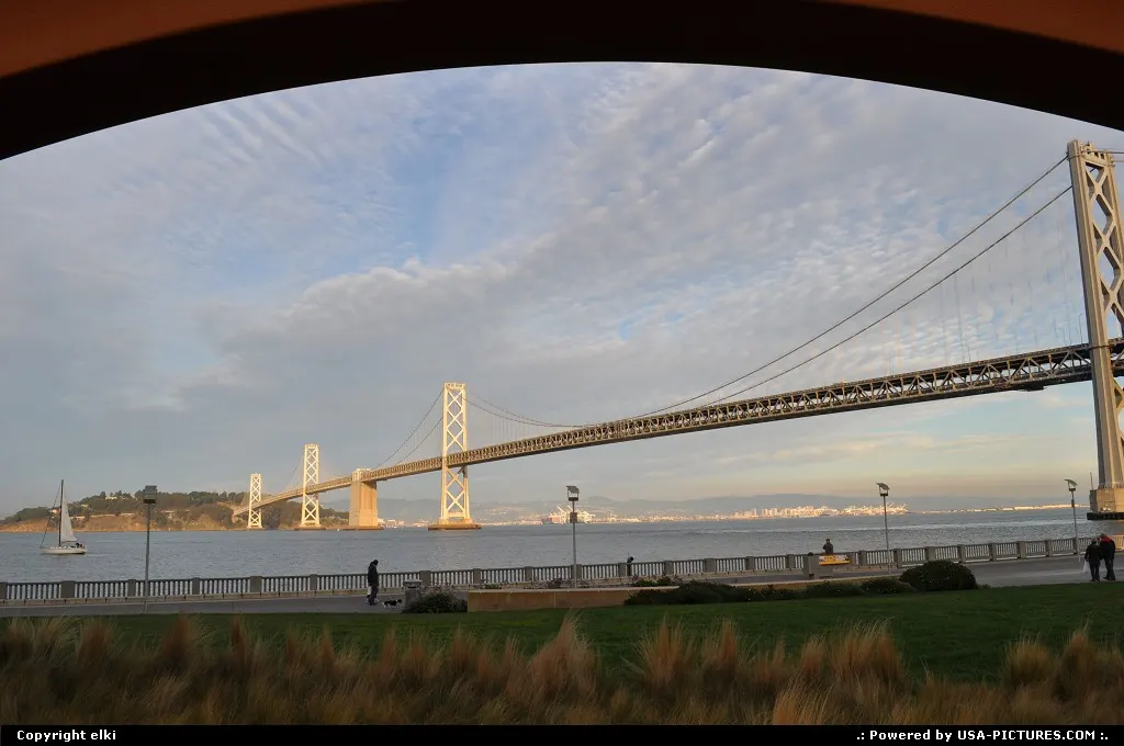 Rincon Park and Cupid's Span, oakland bridge in the background