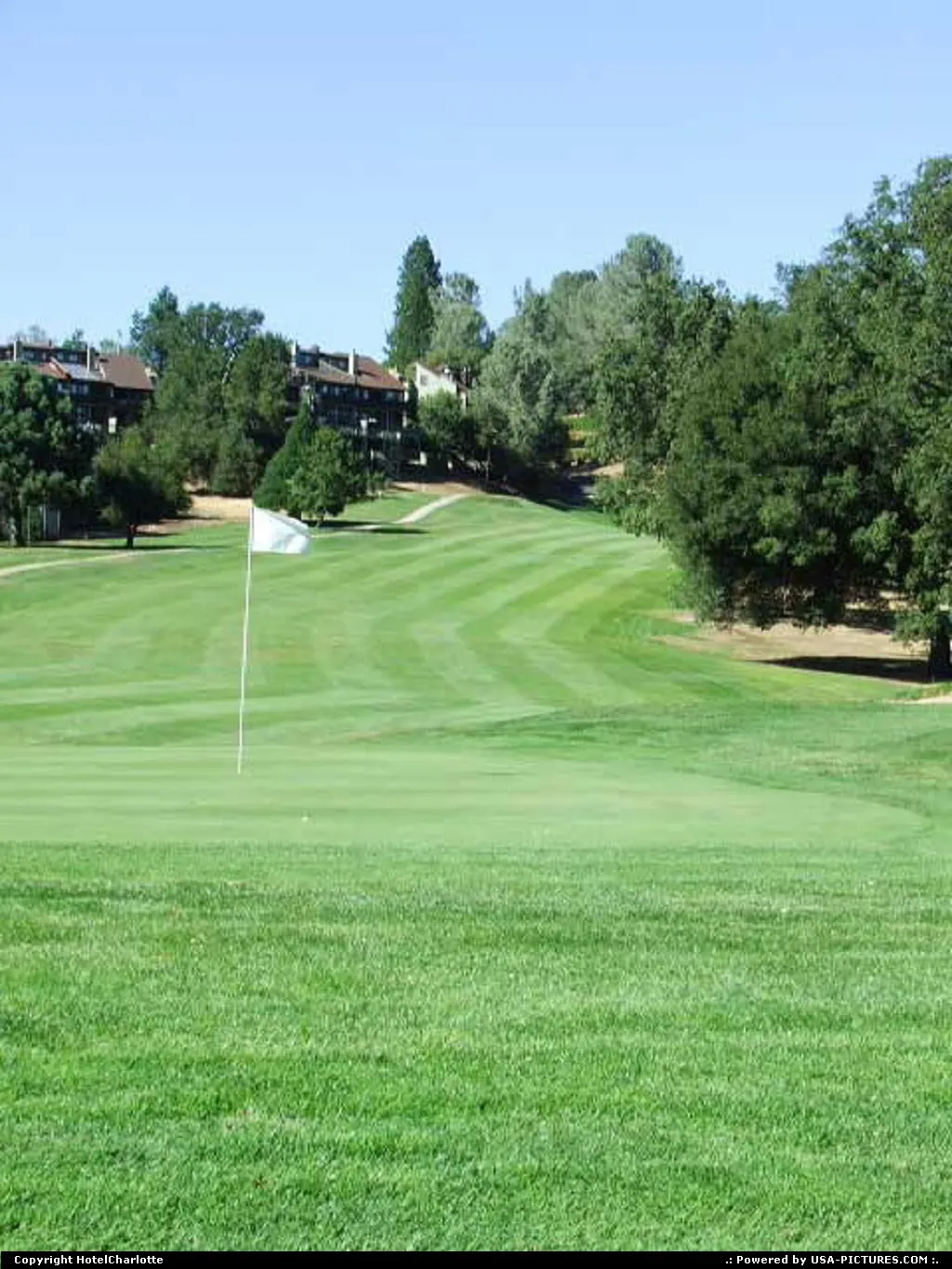 Pine Mountain Lake public golf course and country club