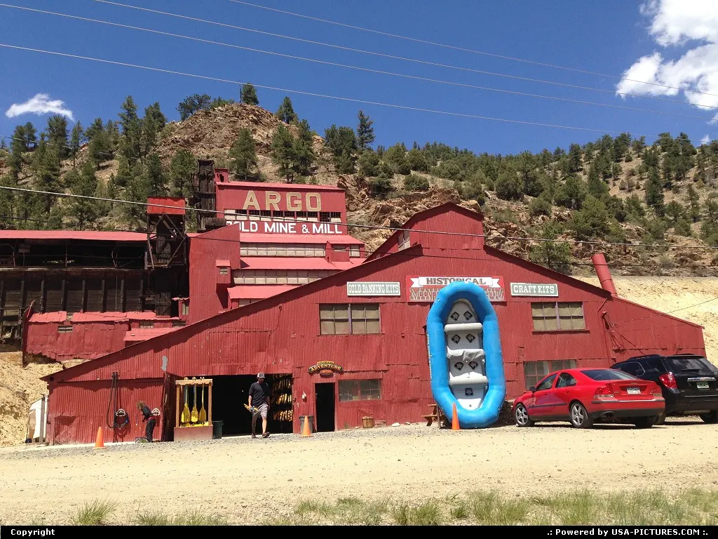 Idaho, where the gold rush began as they say... Minutes before our rafting ride.