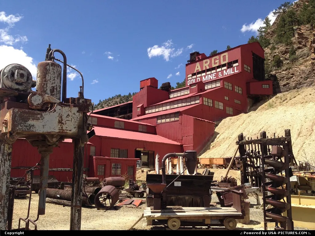 Idaho, where the gold rush began as they say... Minutes before our rafting ride.
