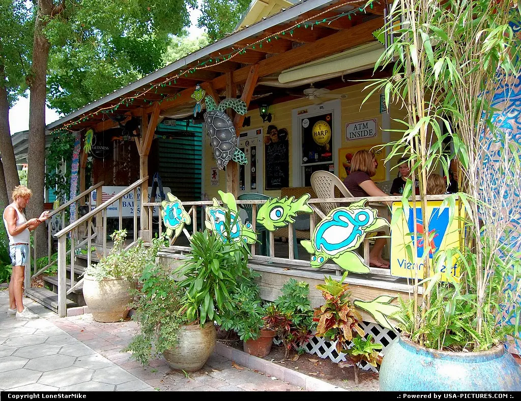Green Turtle Bar in Downtown Fernandina Beach
