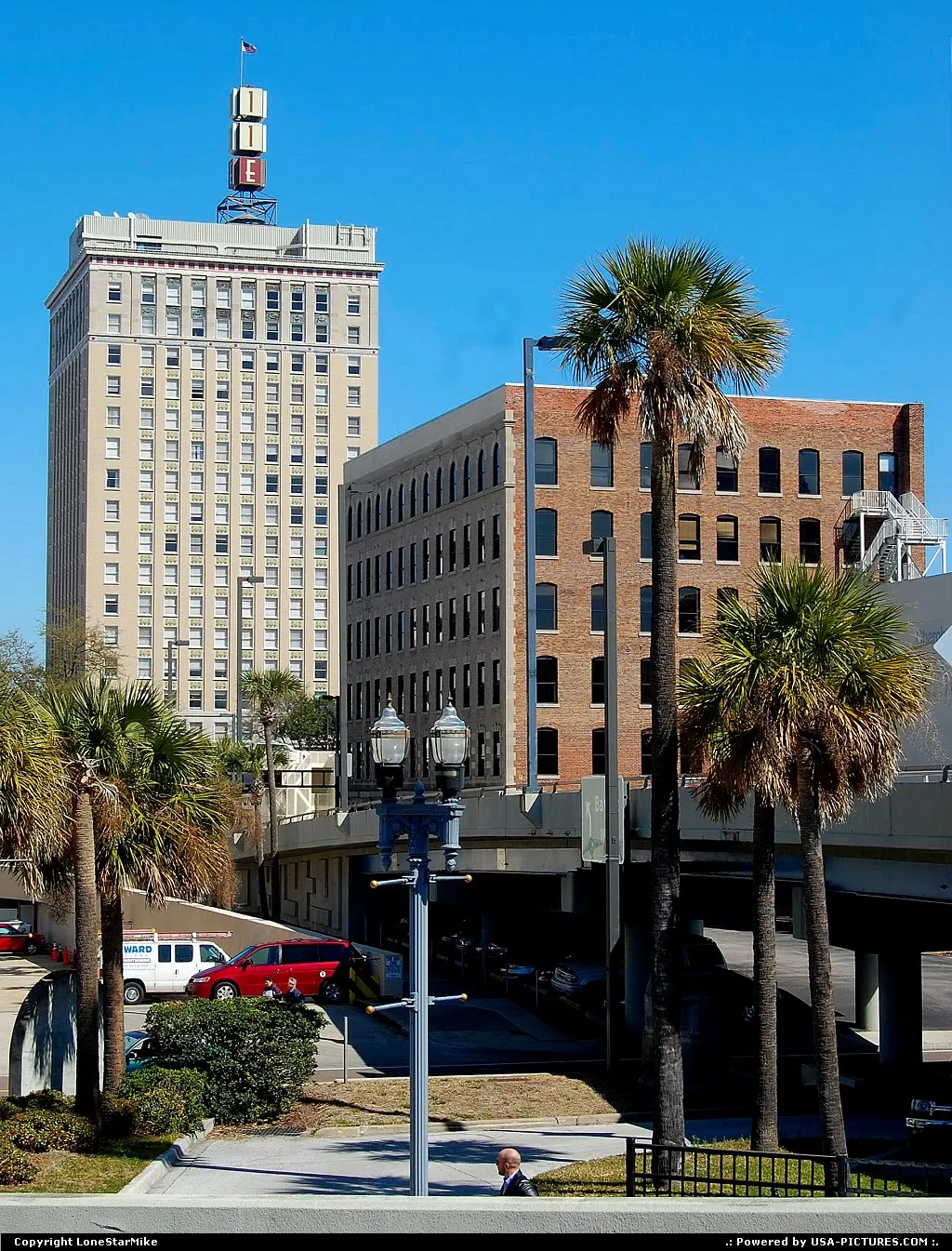 The old Lynch Building at 11 E.