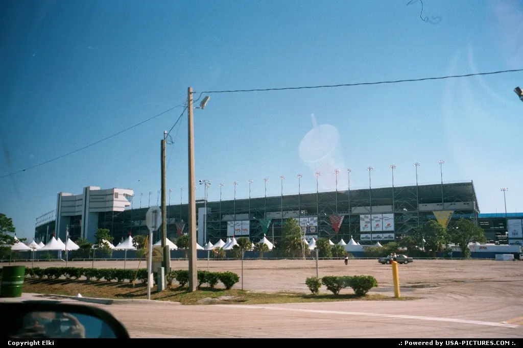 Arriving at Daytona beach, in front of the speed ring