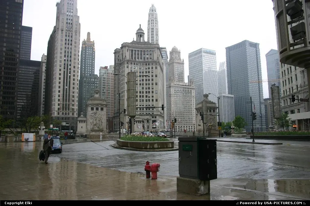 Downtown Chicago, under the rain