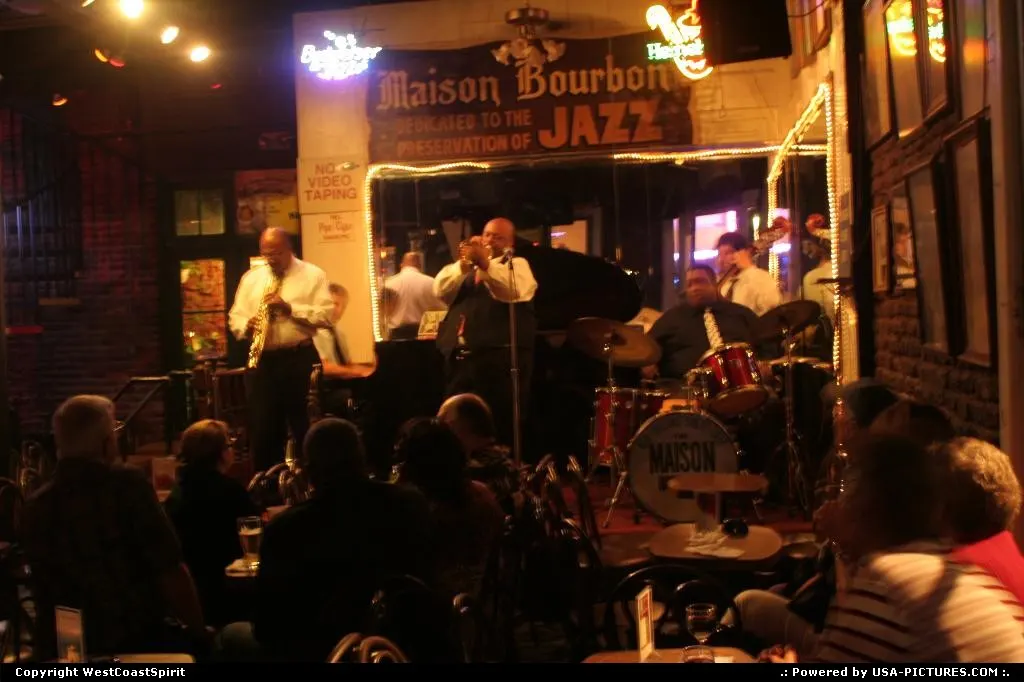 Dwayne Burns and his New Orleans Band, performing really nice live Jazz at Maison Bourb...