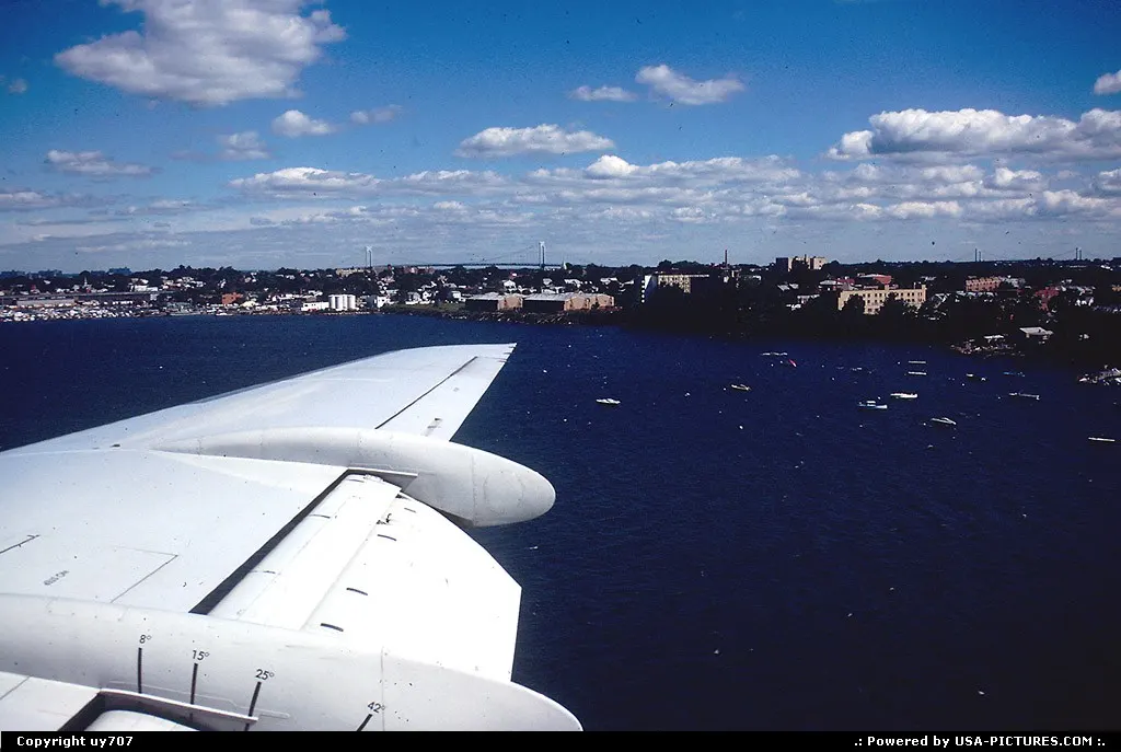 On short finals to La Guardia airport