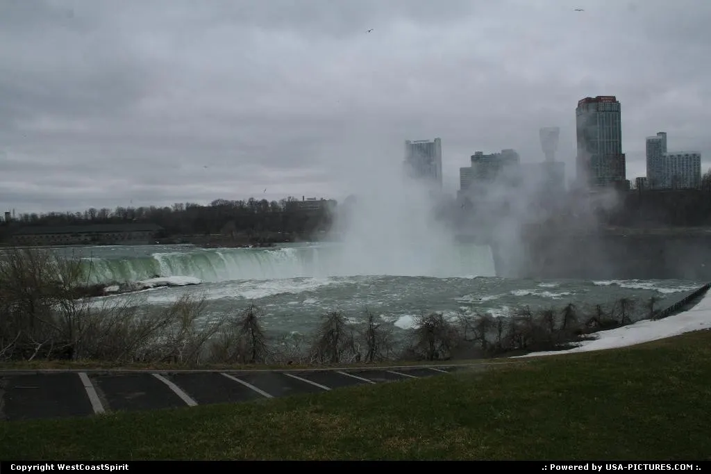 Another view of the Canadian side of Niagara Falls