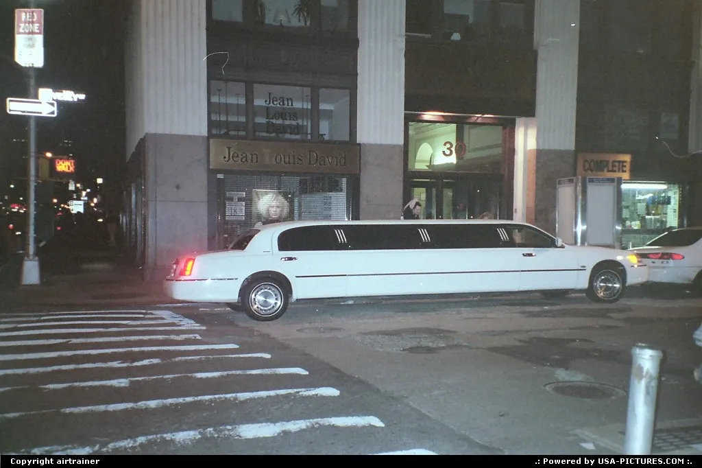 One of many limousines in the streets of New York City, not easy to park if you ask me !