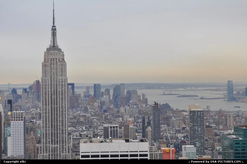 Manathan from the top of the rock, rockfeller center skycraper.