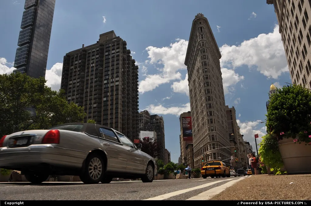 The Flatiron Building (also known as Fuller Building) remains on icone in Manhattan lan...