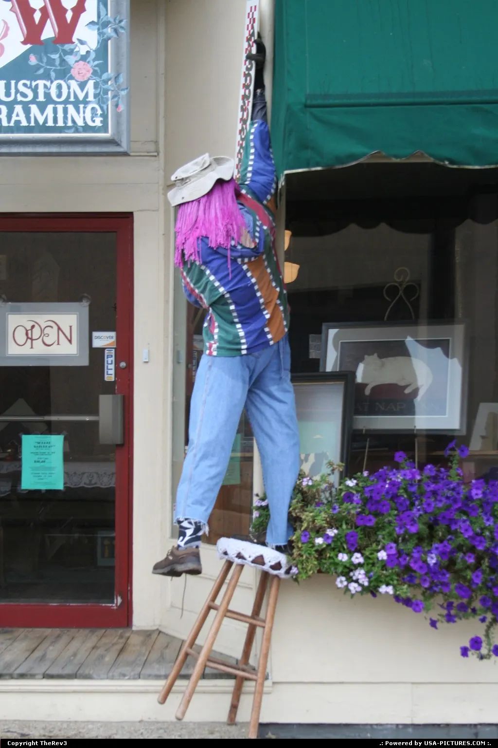 Nelsonville Ohio Halloween, falling man, man falling from stool, tipping stool, dummy m...
