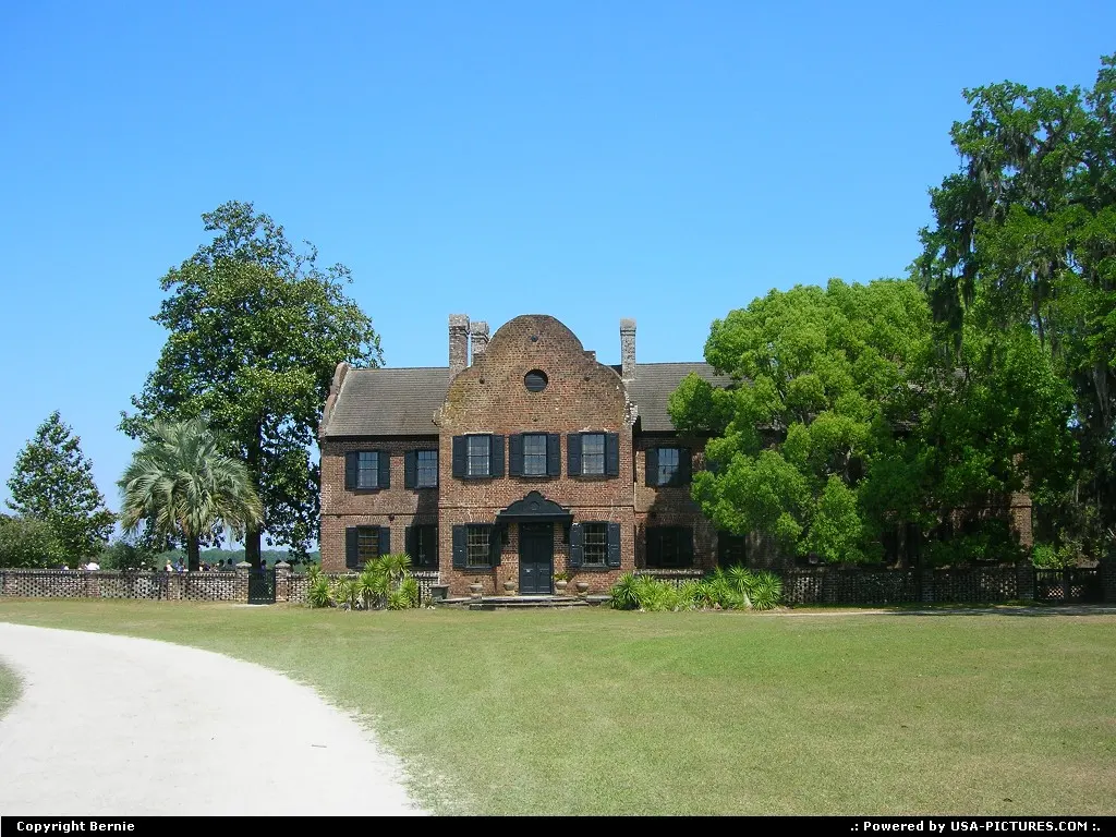 MIDDLETON PLACE,the front of the mansion