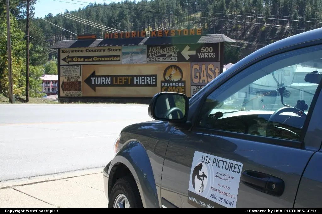 USA-Pictures.com crew at work, entering Keystone, gateway to Mount Rushmore