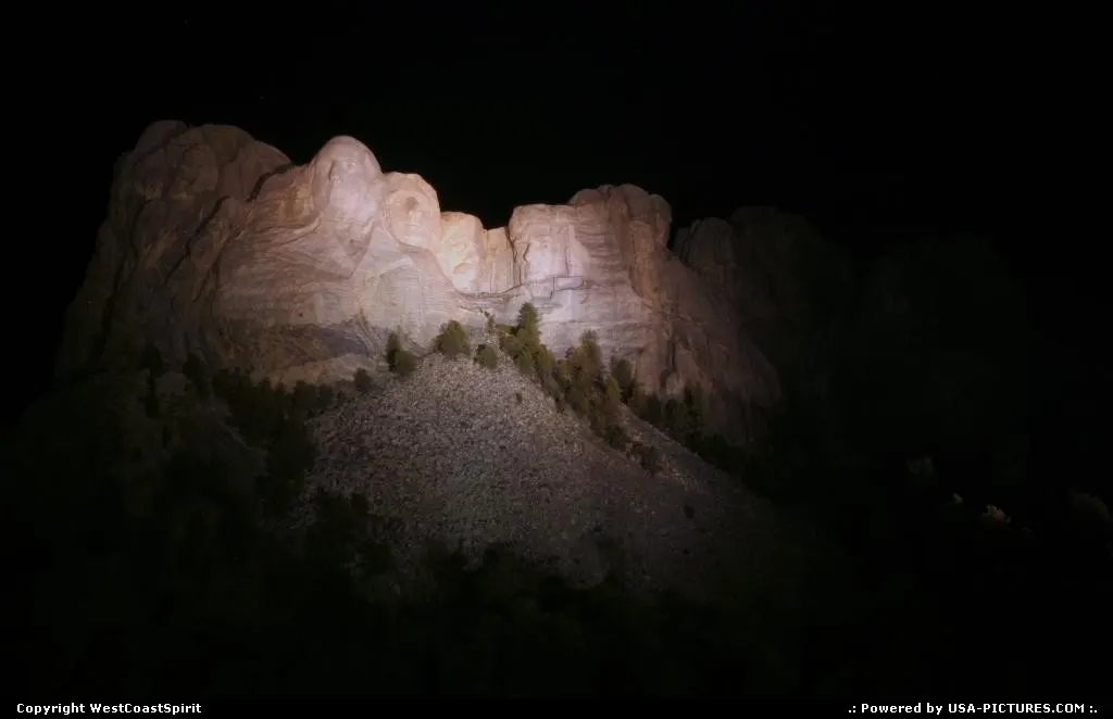 Mount Rushmore by night