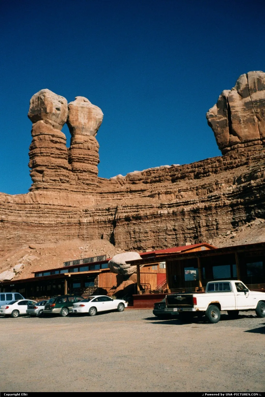 Twin Rocks Café
