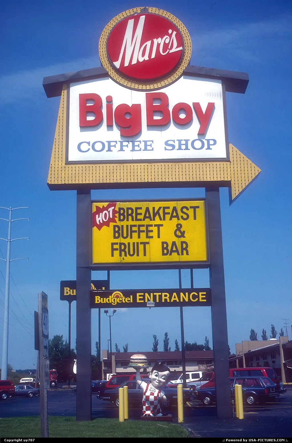 Quintessentially North American road sign somewhere between Milwaukee and Oshkosh